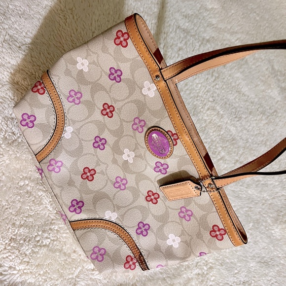 NEW! Coach Mini Tote - Picture 3 of 4